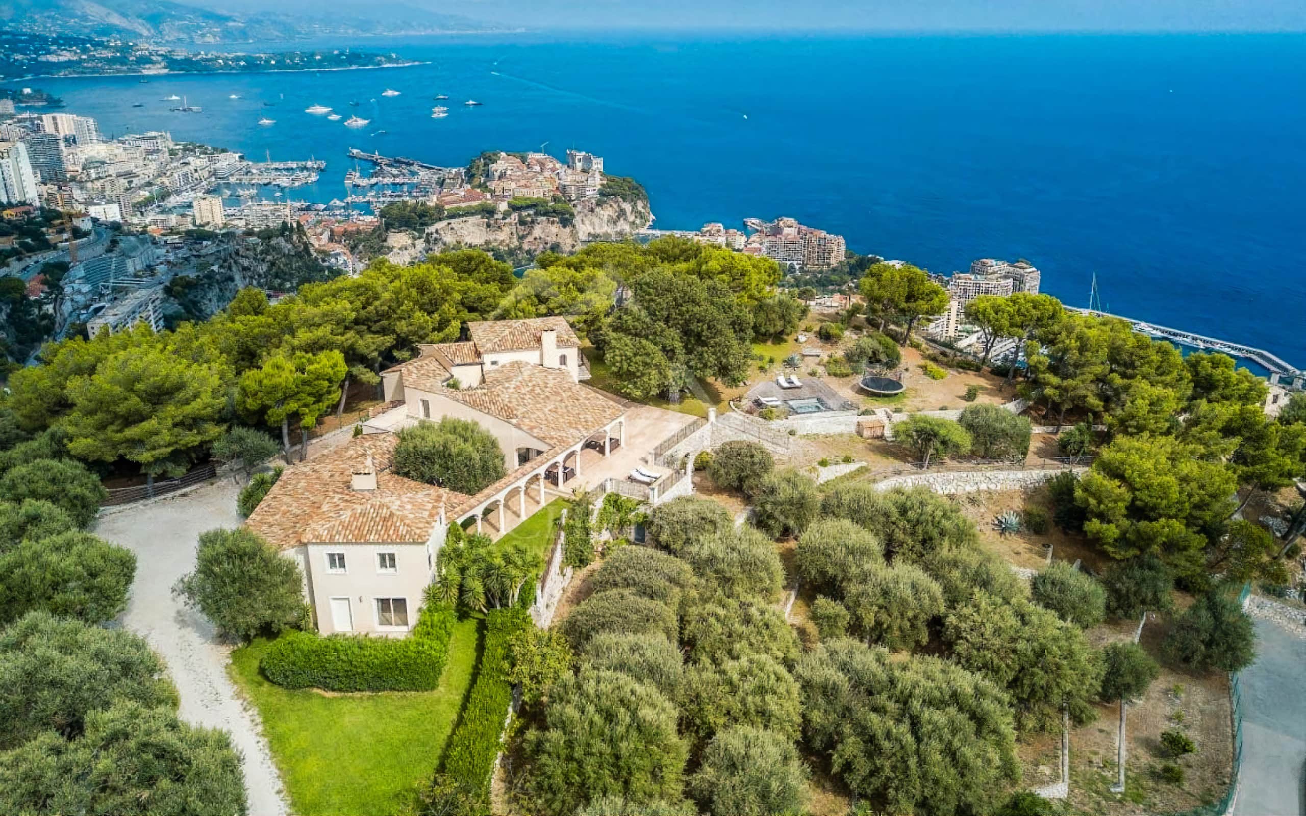 Location Villa de Charme | Côte d'Azur | Jacuzzi, Terrasse et Solarium