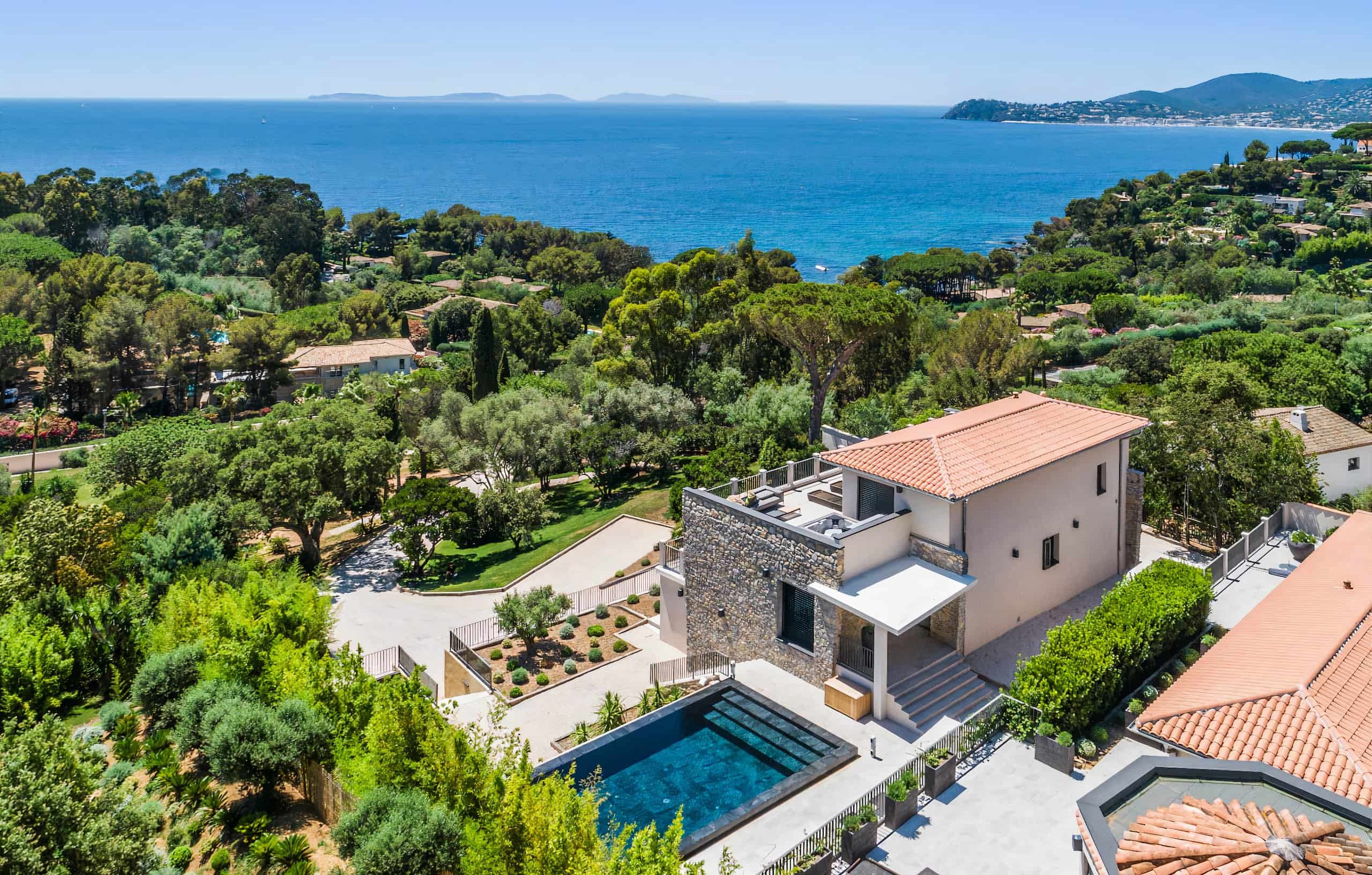 Location Villa de Luxe | Côte d'Azur | Piscine, Jacuzzi, Vue Mer
