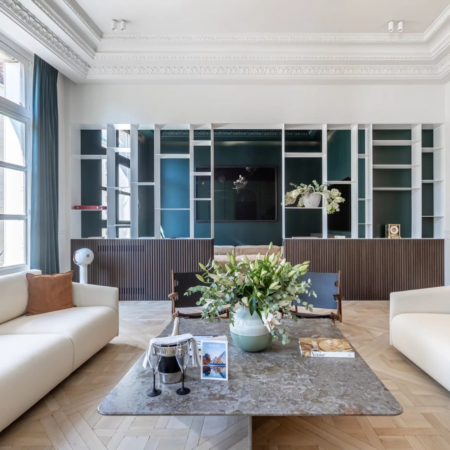 Living room luxury Paris apartment for rent