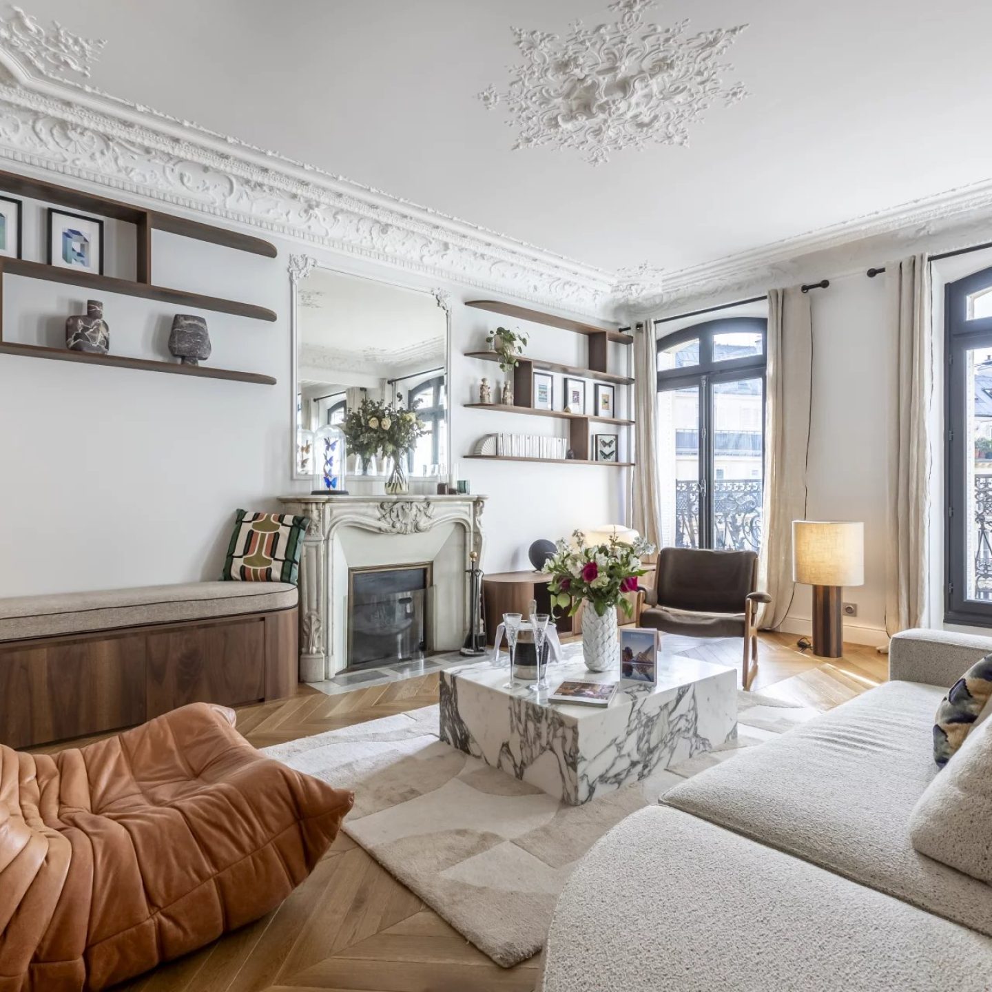 Faubourg Luxury Paris apartment for rent living room