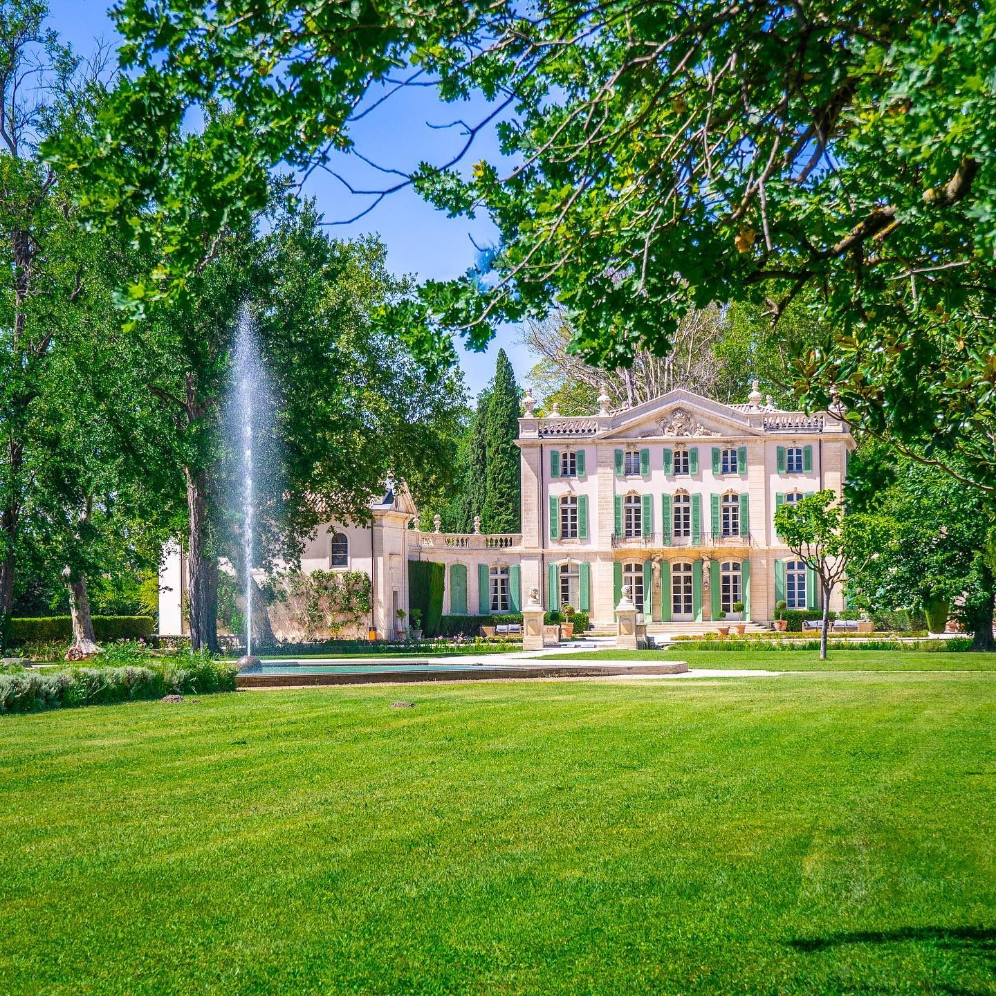 Chateau luxury wedding venue in Provence